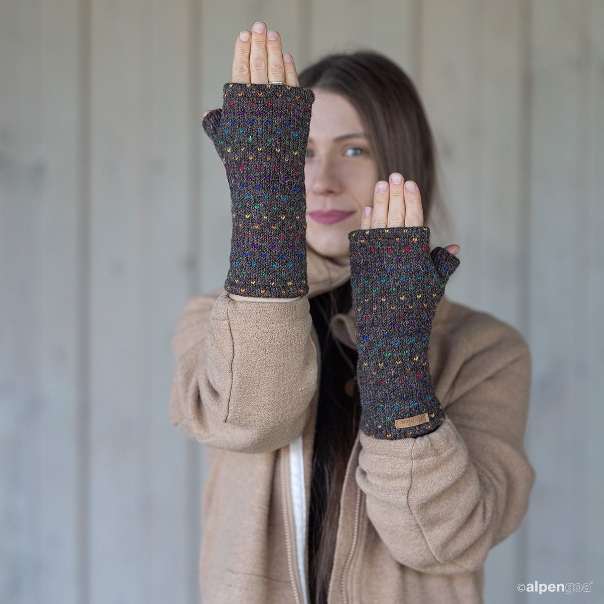 Pulswärmer Ines Regenbogen Titelbild